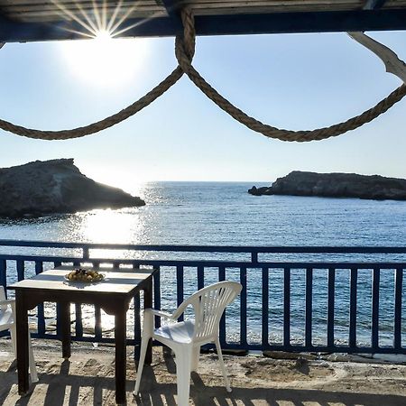 Zorbas Studios Lefkos  Rom bilde